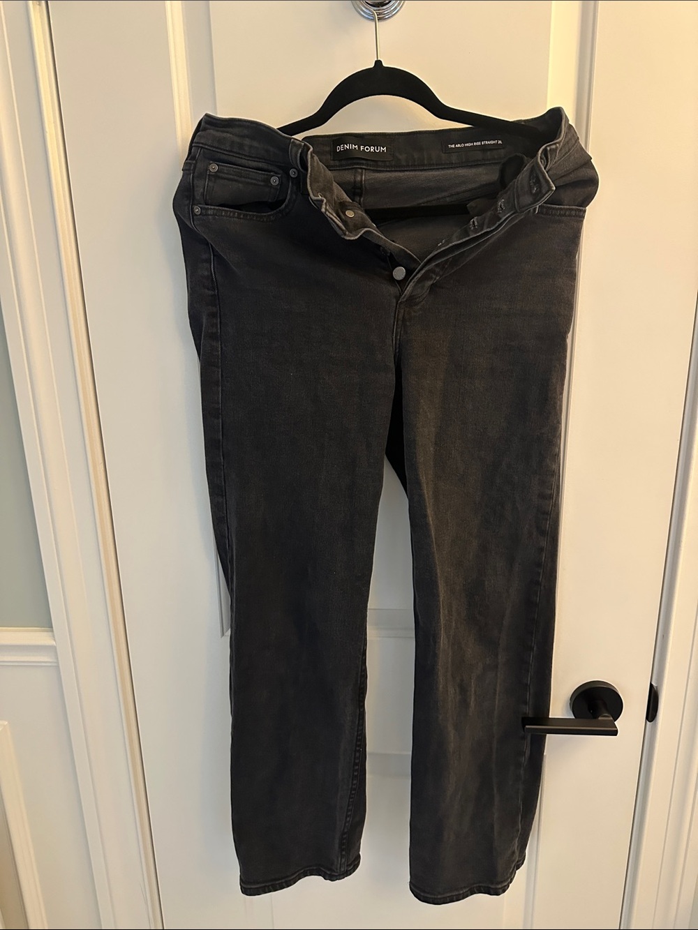 Denim Forum arlo Straight Jeans